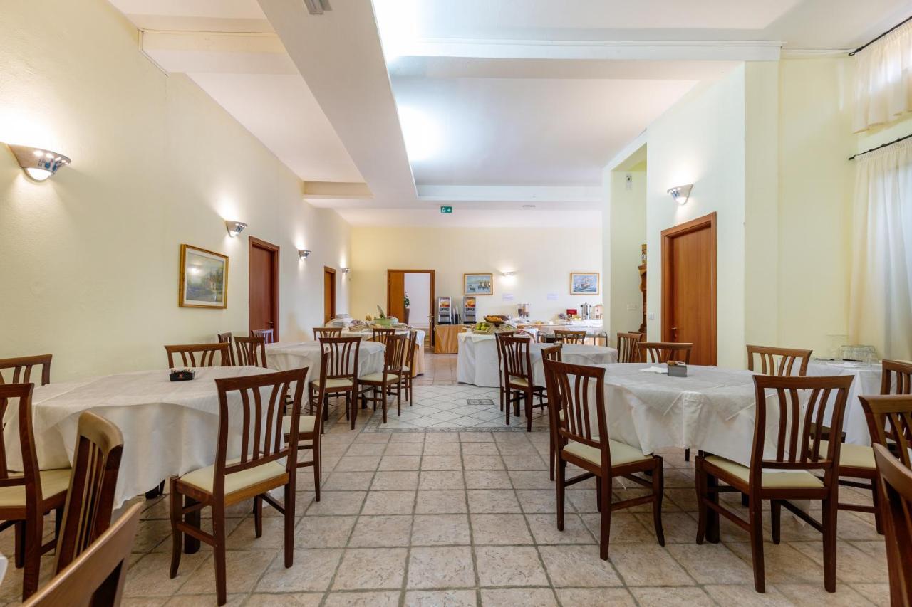 Hotel Le Mimose San Teodoro  Ngoại thất bức ảnh